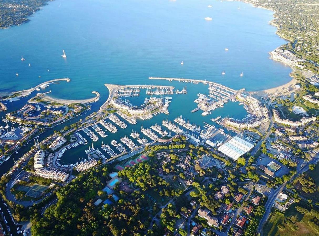 Entre Le Port Et La Plage, Golfe De Saint Tropez Cogolin Bagian luar foto